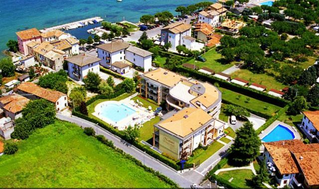 Nettuno Residence Hotel Peschiera del Garda Buitenkant foto