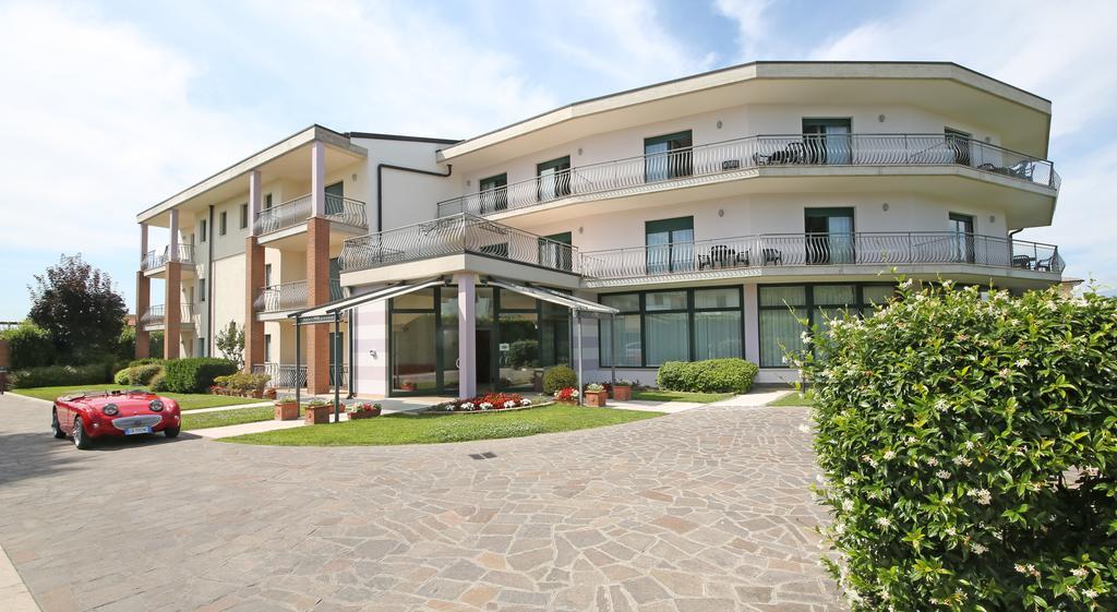 Nettuno Residence Hotel Peschiera del Garda Buitenkant foto